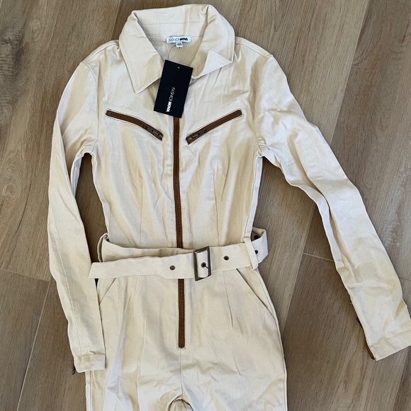 NWT fashion nova cream jumpsuit - Picture 5 of 6